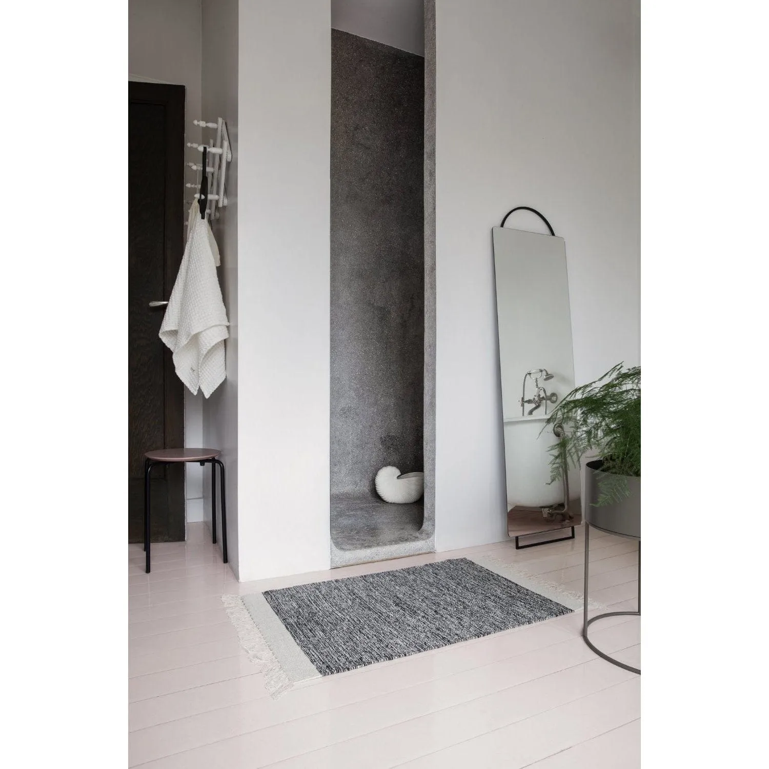 Ferm Living Adorn Mirror Large, Black