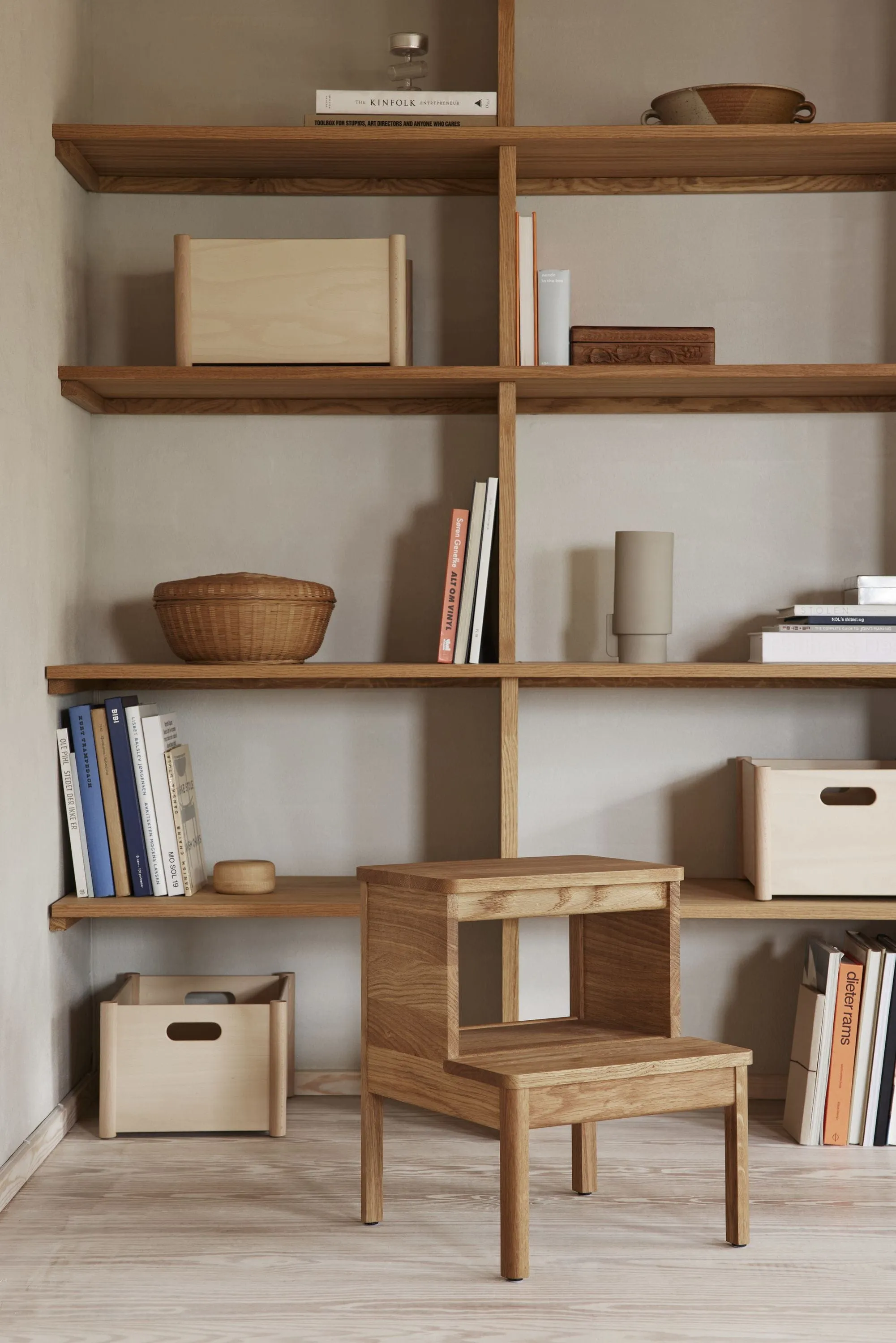Form & Refine Pillar Storage Box Medium, Beech